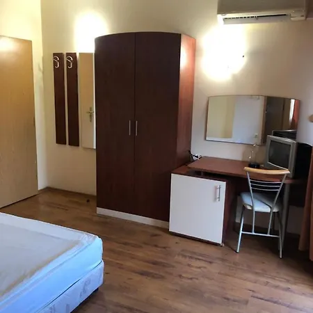 Hotel Karavel *